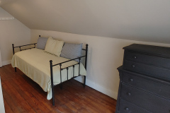 039-Bedroom3